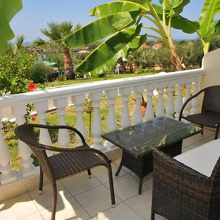 Ionion Star Hotell 2*