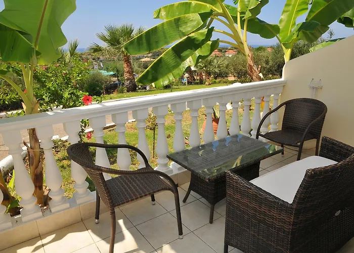 Ionion Star فندق 2*